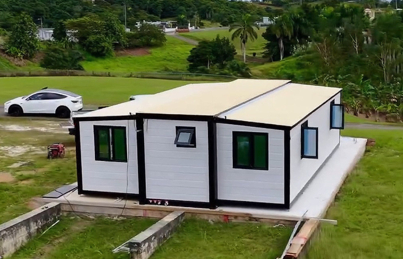 Bekas Boleh Dikembangkan 30 kaki Tinggi Mewah Tersuai Tinggi Dengan Plat Gusset Luaran Logam Bekas Boleh Dikembangkan 30 kaki Tinggi Mewah Tersuai Tinggi Dengan Plat Gusset Luaran Logam